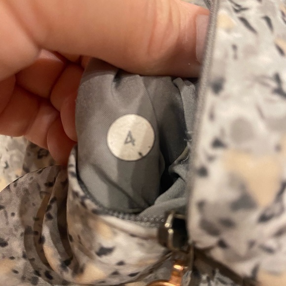 Lululemon Bring Back The Track Pant Women's Size 4 Petite Fleur Athleisure - Picture 4 of 5